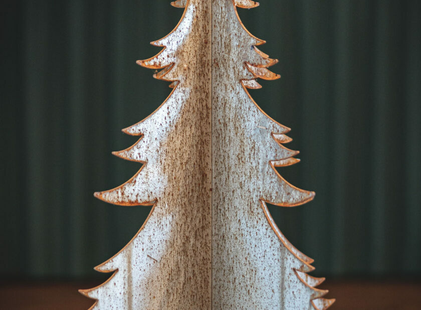 Holzchristbaum