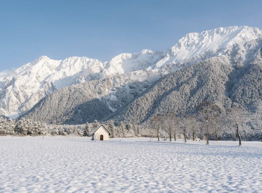 Rochuskapelle zwischen Dorf und Siedlung